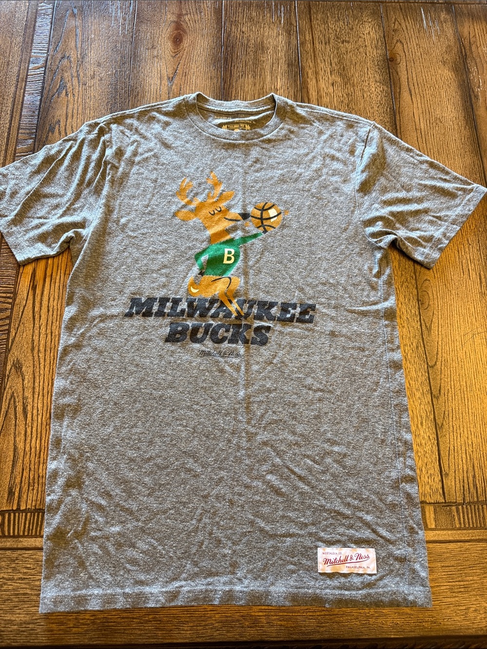 Mitchell & Ness Gray Milwaukee Bucks Graphic Tee